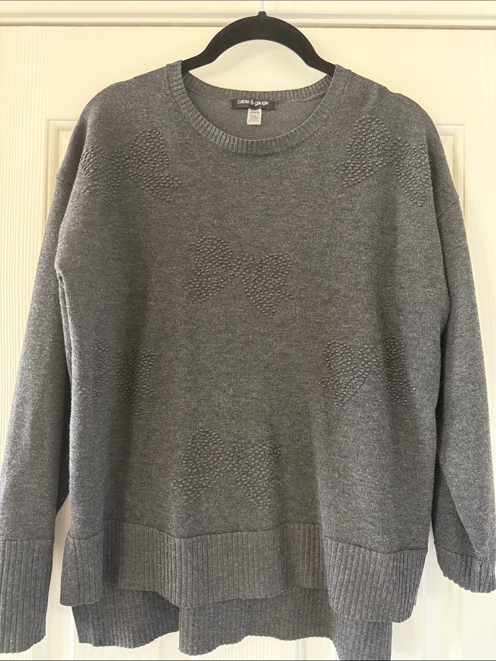 Cable & Gauge Charcoal Gray Textured Bow Crewneck Sweater